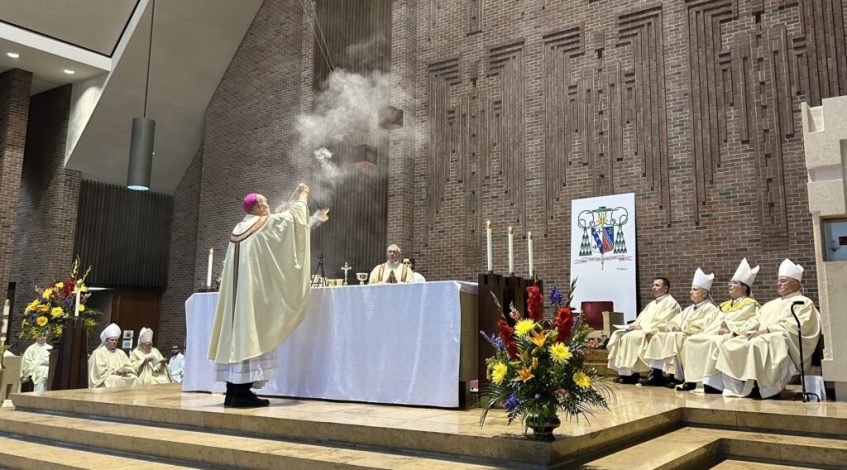 ‘Holy Spirit has led you here today,’ nuncio tells new shepherd of Iowa archdiocese