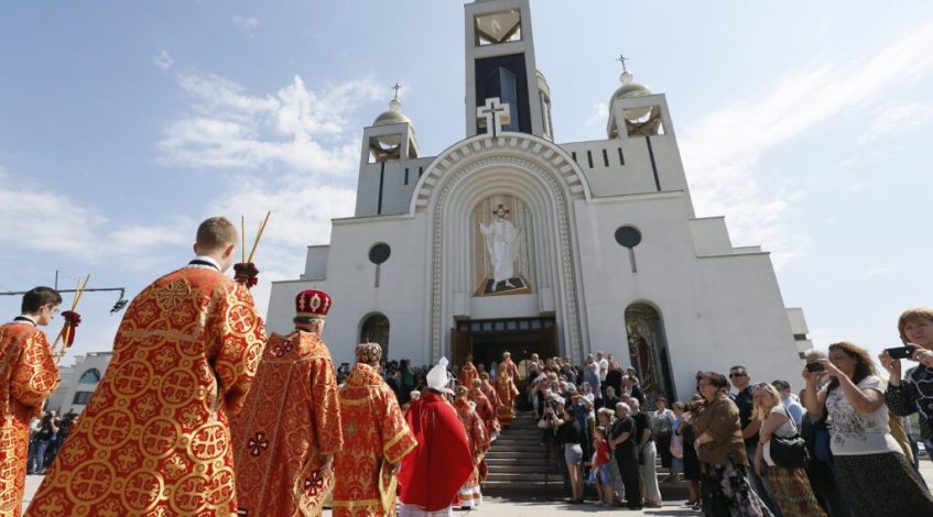 Russian drone damages Kyiv Catholic cathedral